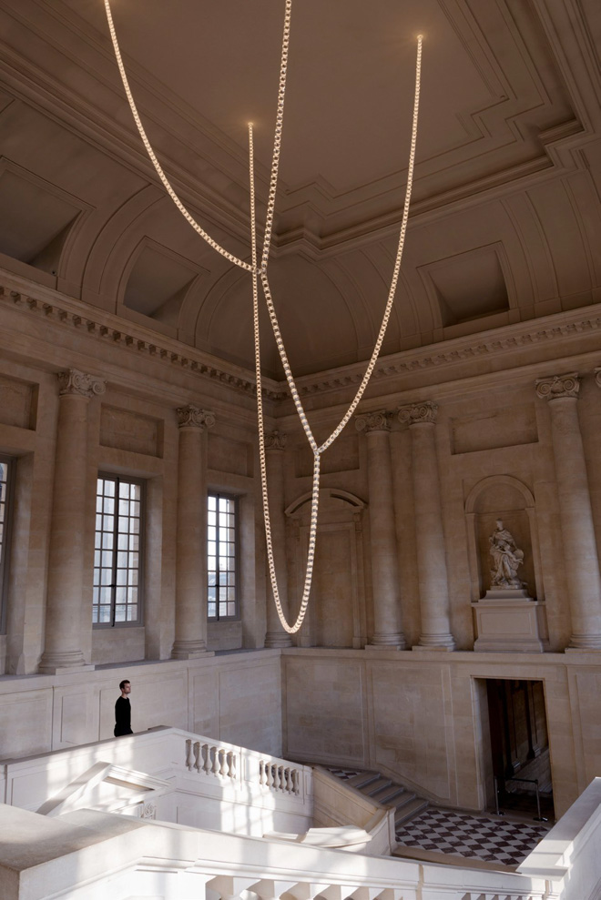 1-the-gabriel-chandelier-by-ronan-and-erwan-bouroullec-at-the-palace-of-versailles